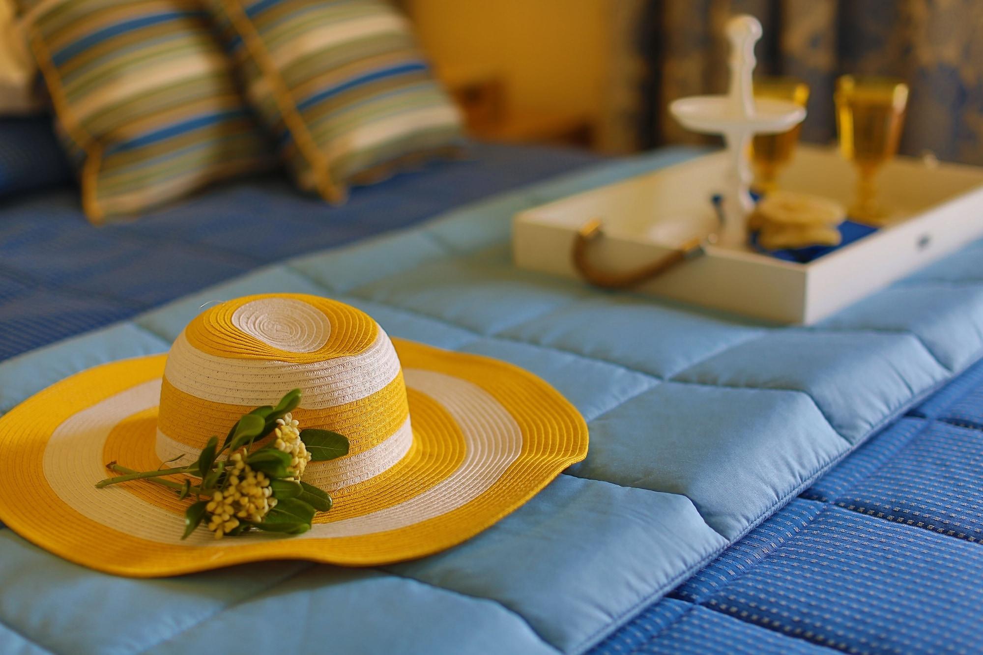 Dolphin Bay Seaside Resort & Suites Galissas Exterior photo