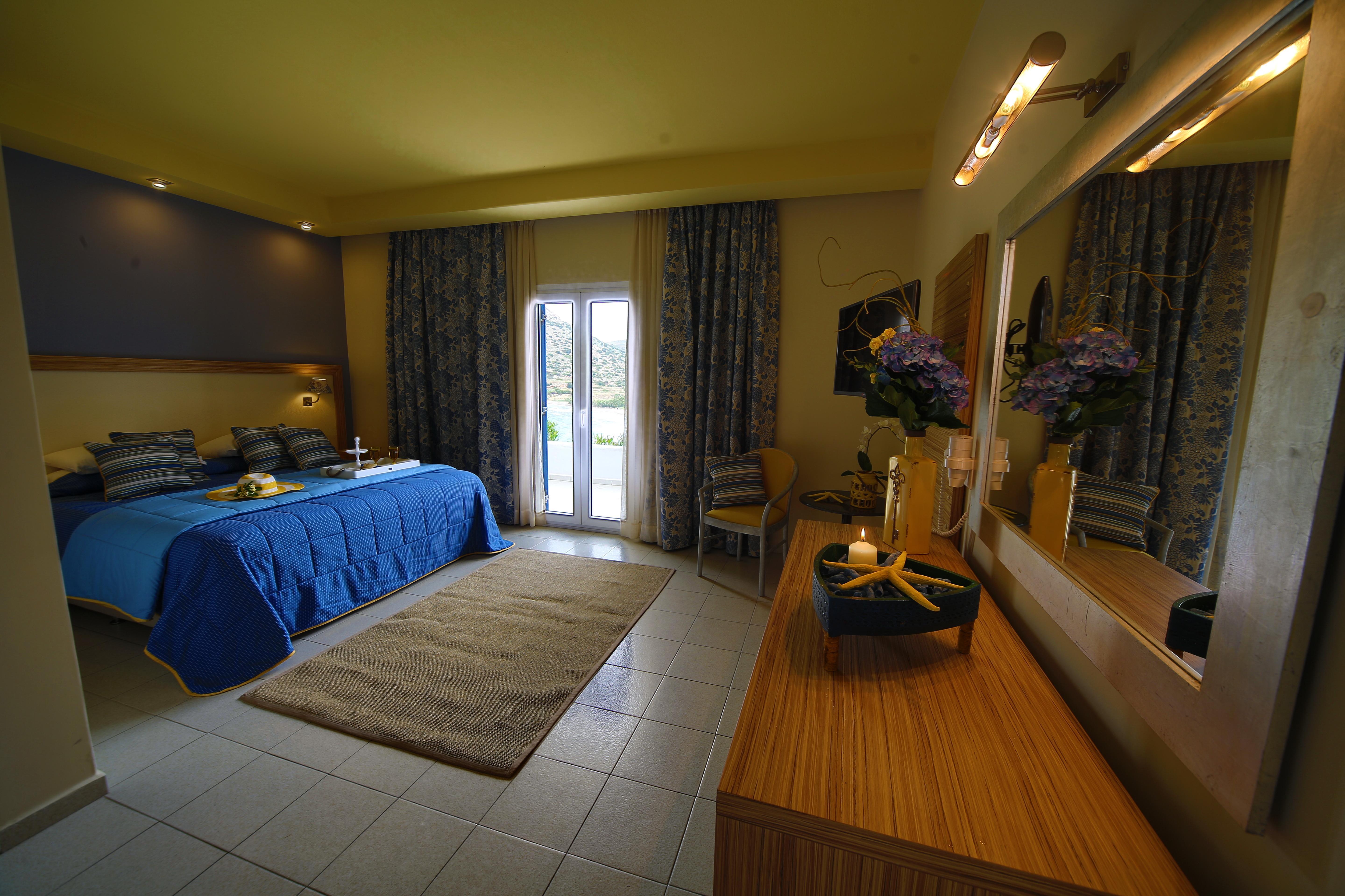 Dolphin Bay Seaside Resort & Suites Galissas Exterior photo