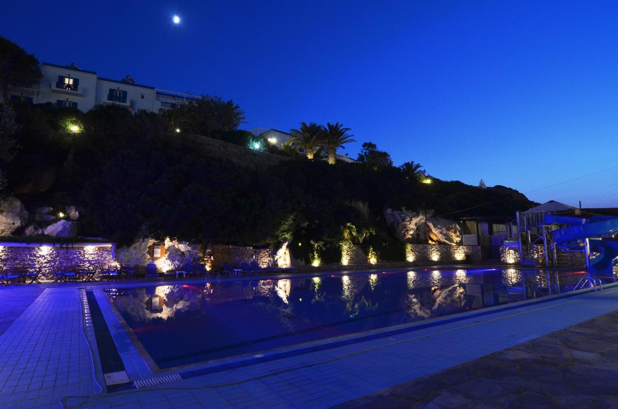 Dolphin Bay Seaside Resort & Suites Galissas Exterior photo